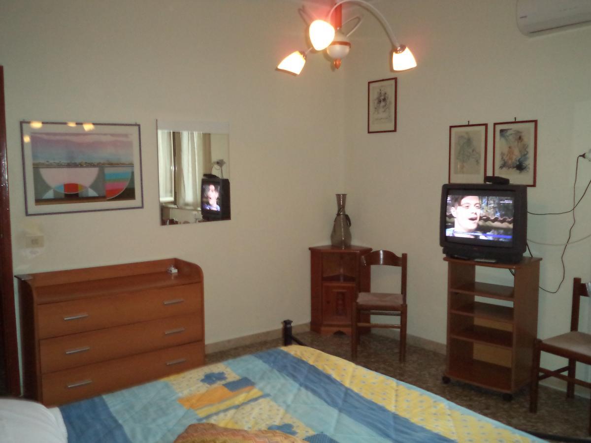 סירקוזה Amuni' Sicily Guest House מראה חיצוני תמונה
