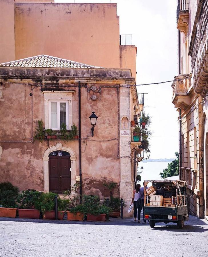 סירקוזה Amuni' Sicily Guest House מראה חיצוני תמונה
